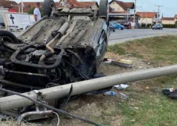 AUTOMOBILOM ‘IŠČUPAO’ BANDERU, TEŠKO POVRIJEĐEN MUŠKARAC