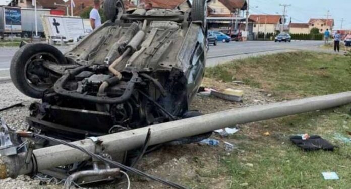 AUTOMOBILOM ‘IŠČUPAO’ BANDERU, TEŠKO POVRIJEĐEN MUŠKARAC