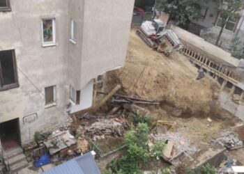 (VIDEO) U Beogradu se urušila zgrada, slijedi evakuacija stanara: Pogledajte prvi snimak