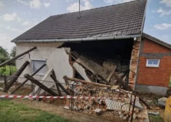 KUĆA SE URUŠILA NA ČOVJEKA: RADOVI UMALO ZAVRŠILI KOBNO, MUŠKARCA SU MORALI IZVLAČITI VATROGASCI
