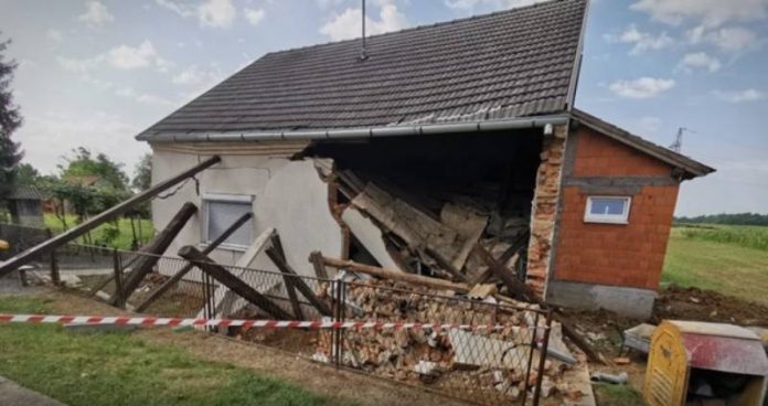 KUĆA SE URUŠILA NA ČOVJEKA: RADOVI UMALO ZAVRŠILI KOBNO, MUŠKARCA SU MORALI IZVLAČITI VATROGASCI
