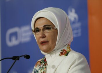 Emine Erdogan odala počast žrtvama genocida u Srebrenici