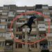 STRAŠNA TRAGEDIJA: RADNIK PAO SA PETOG SPRATA ZGRADE I PREMINUO NA LICU MJESTA