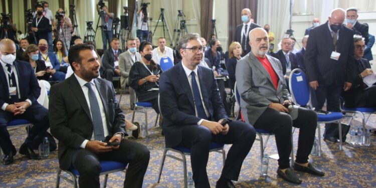Zaev, Rama i Vučić brišu granice: Bosna i Hercegovina ostaje izvan velikosrpskog zagrljaja