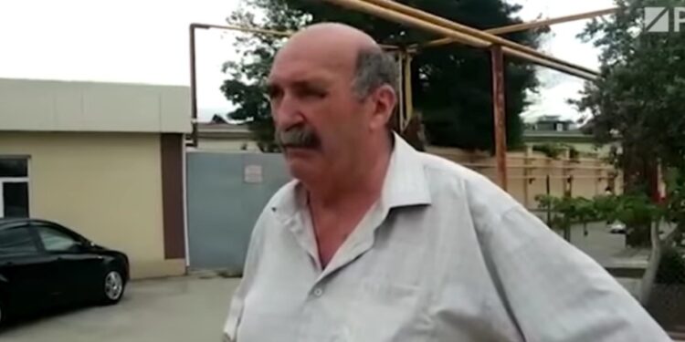 UZNEMIRUJUĆI VIDEO: Ubio izvršitelje, pa stao pred kamere da objasni!