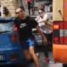 (VIDEO) Neobična situacija u Hrvatskoj / Žena sa palicom u ruci ganjala muškarca koji je prethodno vikao na nju