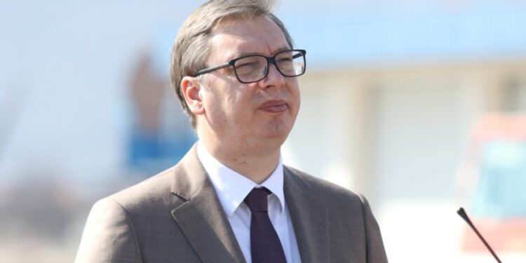 ISTINA O VUČIĆEVOM DOBROM DJELU: Vakcine, kupljene novcem građana Srbije, DIJELIO susjedima, PA ZA TO DOBIO PLAKETU