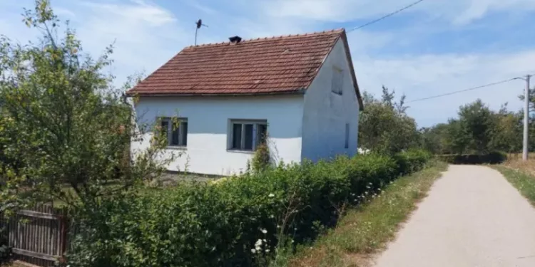 Krvavi pohod u Derventi: Zaklao komšinicu jer je umuslio da se bavi crnom magijom. Krenuo je i drugoj presuditi, ali nije uspio