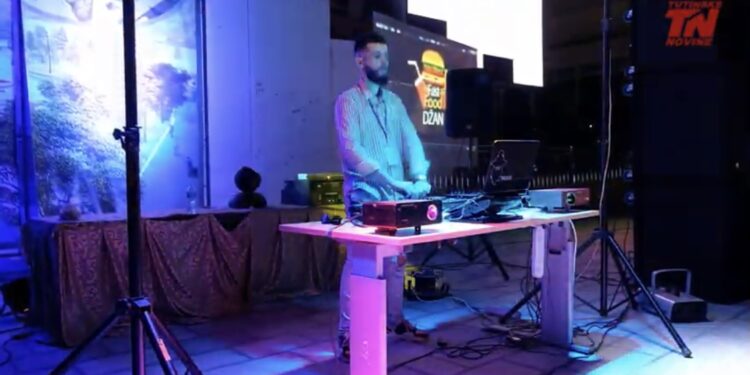 (VIDEO) Počeo regionalni festival elektronske muzike Square fesTT u Tutinu