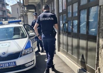NOVI PAZAR: Kuća suspendovanog policijskog inspektora obasuta kamenjem