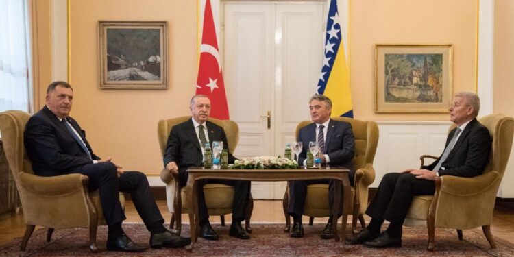 ERDOGAN: TURSKA ĆE BITI PRUSUTNA U BIH AKO SE BOŠNJACI, SRBI I HRVATI USAGLASE