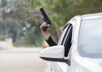 AKCIJA INTERVENTE POLICIJE! Novopazarski svatovi zapucali, policija pronašla pištolj