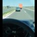 (VIDEO) BAHATI KAMIONDŽIJA NE SKIDA NOGU S GASA: NA SNIMKU KOJI KRUŽI INTERNETOM VIDI SE DA JURI SKORO 150 NA SAT