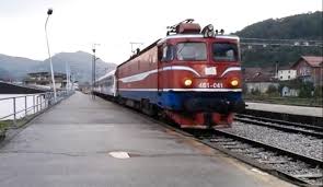 VOZ STAJAO U TUNELU SKORO DVA SATA IZMEĐU BIJELOG POLJA I MOJKOVCA