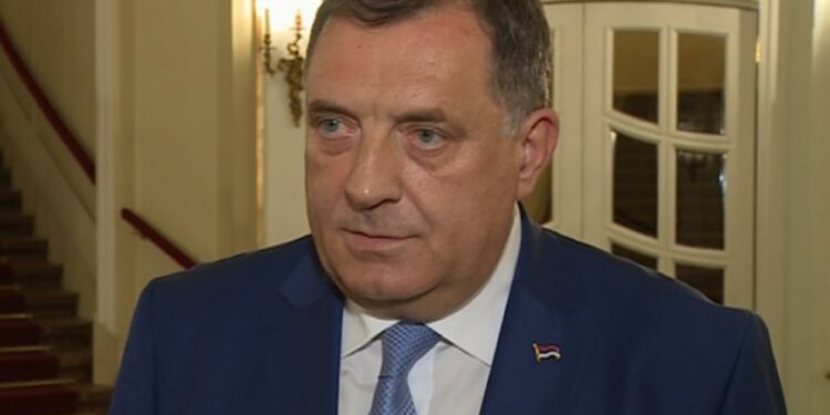 MILORAD DODIK IMA NEVJEROVATNU TEORIJU: “Dolazak Schmidta uopšte nije slučajan. Prije godinu dana je UBAČENA NIJEMICA…”