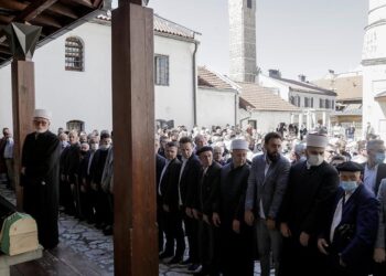 Sarajevo: U Gazi Husrev-begovoj džamiji klanjana dženaza Rizvanu Haliloviću