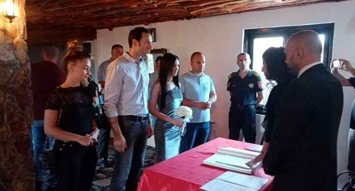 SKLOPLJEN BRAK U KPZ-U: ZATVORENIK SE VJENČAO U RESTORANU KOJI JE PRAVIO S OSUĐENICIMA