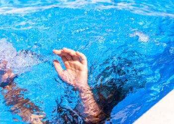 Državljanin Kosova (33) danas se utopio na Velikoj plaži u Ulcinju, prenosi Portal Ul-info.