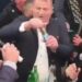 BAL VAMPIRA: DODIK I PRIKRIVENI FAŠISTA VULIN ZAPJEVALI NA KOČIĆEVOM ZBORU