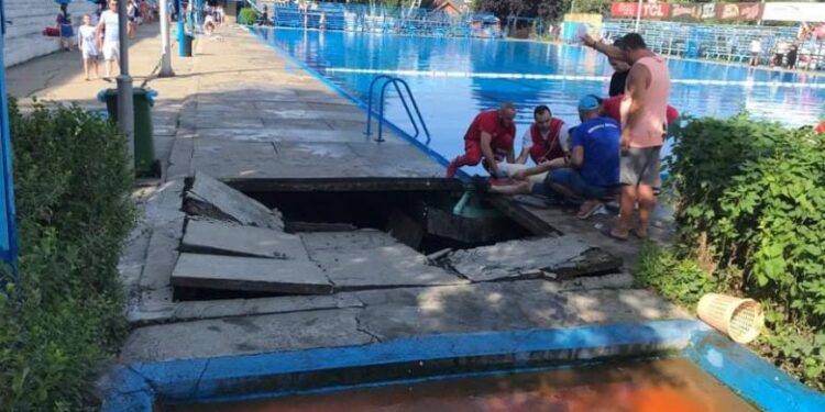 Kupač propao kroz betonsku ploču u Novom Pazaru