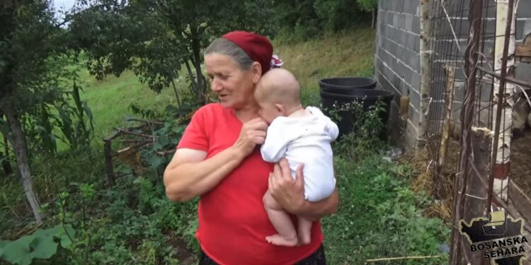 SNAHA MI JE BOLJA OD SINA, NIKAD NIJE REKLA NEĆU I NE MOGU: EVO KAKO SE ŽIVI U SELU MEHIĆI KOD BRATUNCA