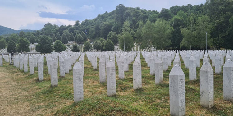 TWITTER I GOOGLE UKLANJAT ĆE SADRŽAJE U KOJIMA SE NEGIRA GENOCID U SREBRENICI