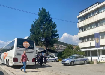 Zaustavljen autobus pun ilegalnih migranata u Novom Pazaru