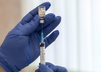 POČELO JE: FRANCUSKA VLADA SUSPENDOVALA 3000 ZDRAVSTVENIH RADNIKA KOJI SU ODBILI VAKCINU