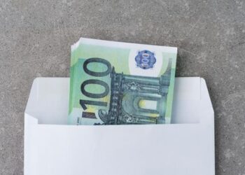 “Ovdje ne prolaze kafanske priče”: Čovjek došao na šalter sa 100€ u koverti, odmah zvali policiju