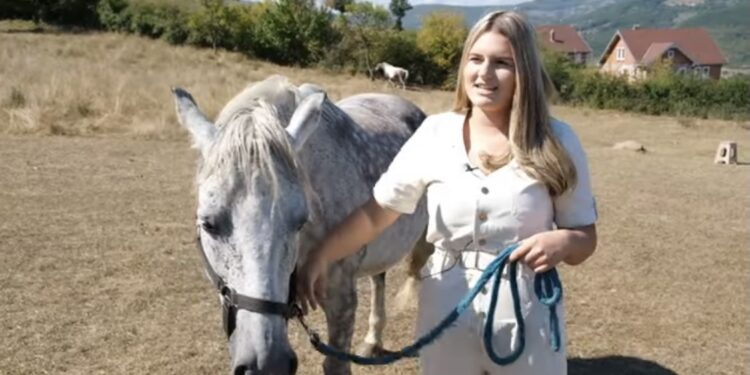 (VIDEO) Šesnaestogodišnjakinja u Novom Pazaru pokrenula biznis