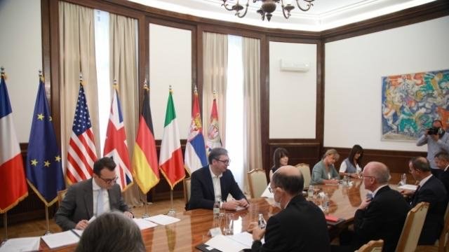 Ambasadori Kvinte na sastanku s Vučićem zatražili deeskalaciju krize na sjeveru Kosova