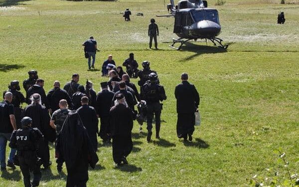 Crnogorski piloti odbili da prevezu Joanikija i Porfirija
