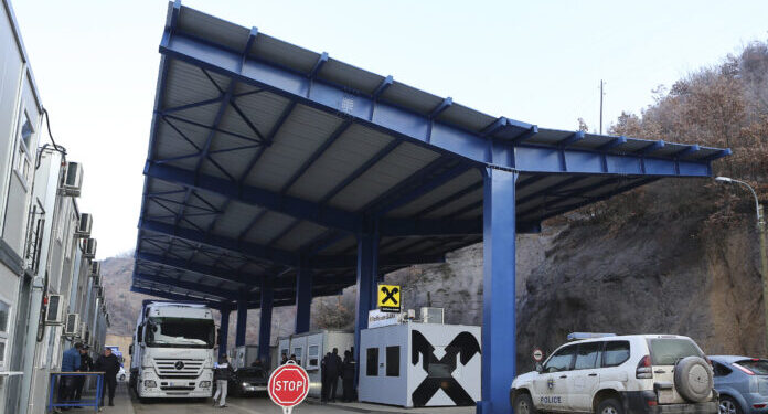 U kafani u Novom Pazaru nabavili lažne PCR testove, uhvaćeni na prijelazu Brnjak