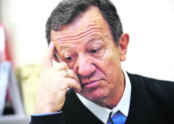 ŽIKU ŠARENICU ŽENA SAČEKALA SA LJUBAVNIKOM I IZBACILA GA IZ STANA: “Dobio sam po nosu”