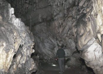 Čarobna voda krije se u bigrenim kadacima, a na svakoj steni senke stvaraju misteriozne likove: Ušački pećinski sistem jedinstven u Srbiji, dvije pećine spaja jama Bezdan (FOTO)