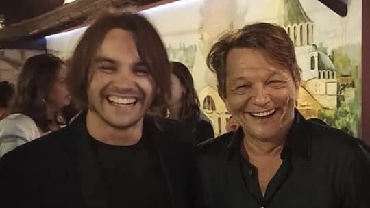 (FOTO): Emil Fetahović iz Rožaja glumi Zdravka Čolića u filmu “Toma”