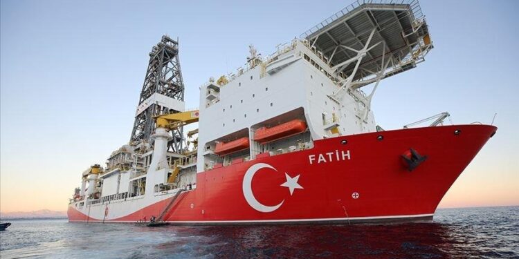Turski brod za bušenje “Fatih” radi na novoj bušotini u Crnom moru