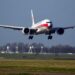 AVION MORAO SLETJETI JER SE PUTNIK ZABARIKADIRAO U TOALETU