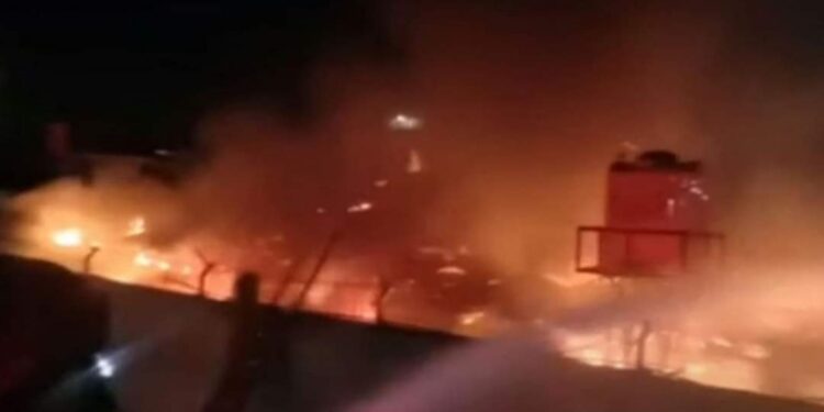 ZATVORENICI IZGORJELI U OGROMNOM POŽARU: 40 OSOBA POGINULO U BLOKU