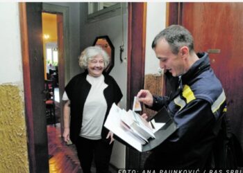 KREĆE ISPLATA DRŽAVNE POMOĆ Sutra po 5.900 dinara stiže na račune šest grupa građana, a onda sledi podrška i ostalima
