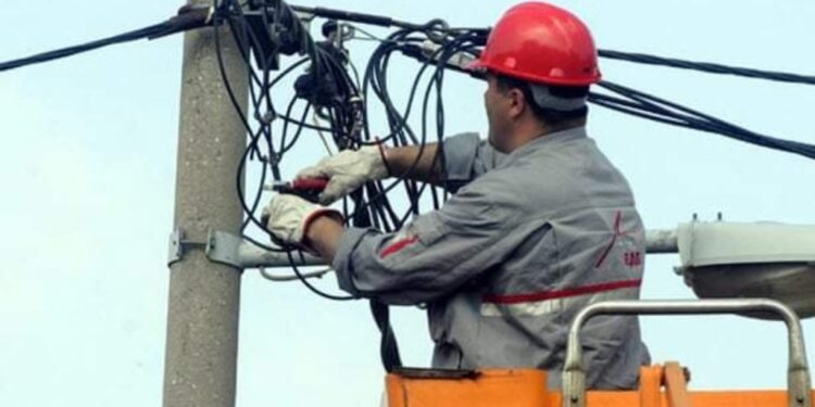 POGODILO GA 110.000 VOLTI i ostao živ
