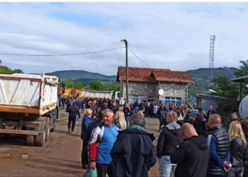 Na barikade na sjeveru Kosova “po dužnosti” odlaze uposleni u institucijama Srbije