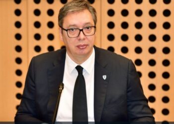 Vanredno obraćanje Vučića posle sednice Predsedništva SNS