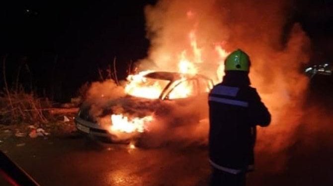 BIJELO POLJE: POŽAR U ZATONU, IZGORIO AUTOMOBIL