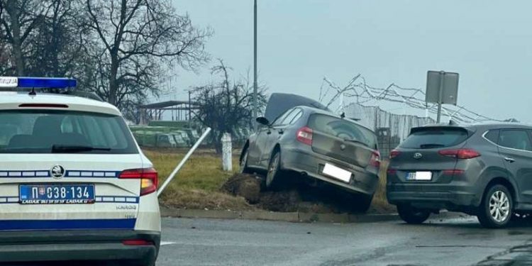 Vozači oprez: U Novom Pazaru dva udesa u 10 minuta