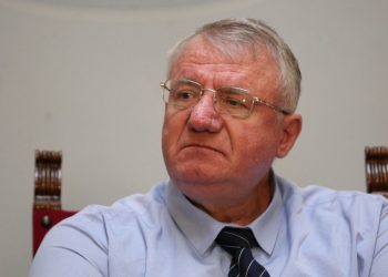 Politički očevi i sinovi: Kad je teško, Šešelj