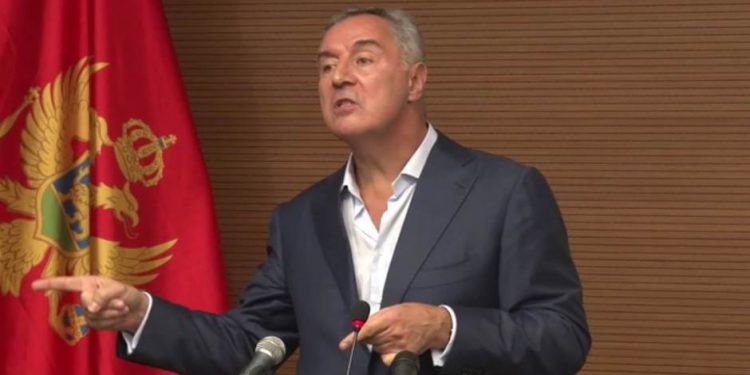 Đukanović: Izvjesno je da Vlada 4. februara pada