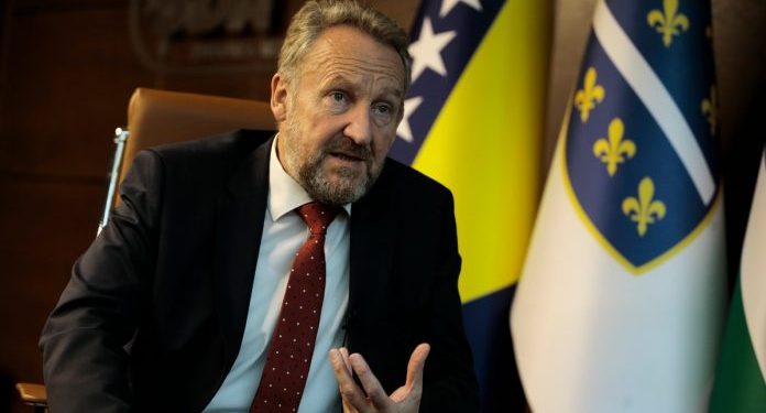 IZETBEGOVIĆ: SANKCIJE PROTIV DODIKA TEK SLIJEDE, SAD, NATO I EU NE MOGU DOPUSTITI DA IH PORAZI MALI, BAHATI, BALKANSKI POLITIČAR