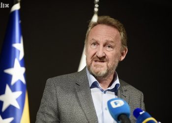 SDA: Spriječiti nasilje Dodikove politike nad istinom, zakonima i ljudima