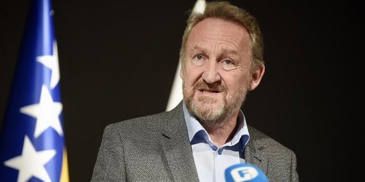 SDA: Spriječiti nasilje Dodikove politike nad istinom, zakonima i ljudima